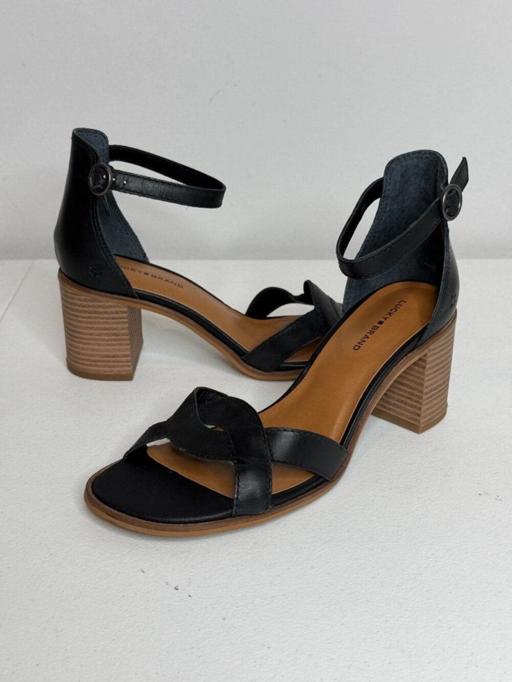 Lucky Brand Sarwa Black Leather Block Heel Sandals Size 9